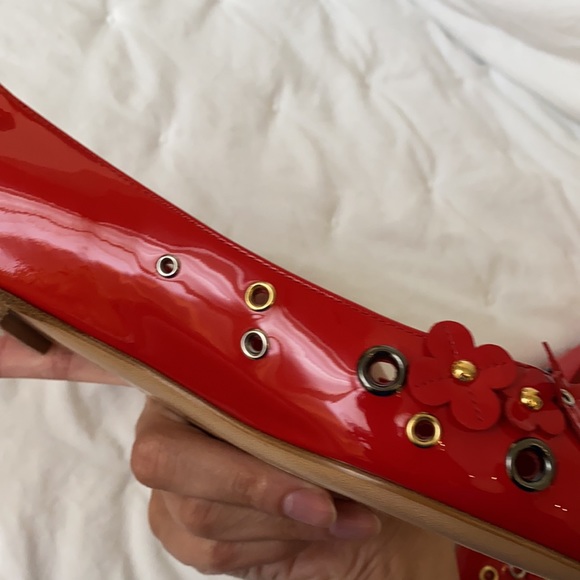 Authentic Louis Vuitton PatentLeather Cutout Flats - Picture 8 of 8
